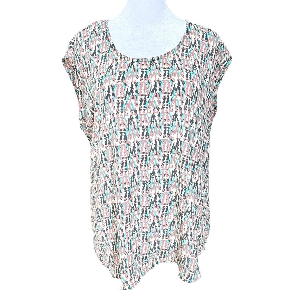 Daniel Rainn Abstract Printed Scoop Neck Lightweight Airy Blouse. Top. Medium.